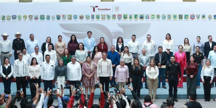Recibe Américo cartera de proyectos 2026 y exhorta a munícipes a ejercer recursos con honestidad