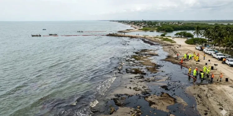 Derrame de hidrocarburo en el Golfo proviene de tres puntos: SEMAR