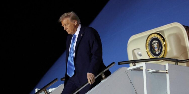 Trump afirma que EE.UU. negocia con Cuba y anticipa un “gran cambio” en la isla