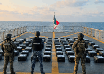 Autoridades aseguran cargamento de droga frente a Acapulco