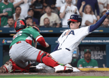 México cae ante Estados Unidos y definirá su pase ante Italia en el Clásico Mundial de Béisbol