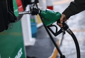 Acuerdan mantener gasolina regular en menos de 24 pesos en México