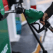 Acuerdan mantener gasolina regular en menos de 24 pesos en México