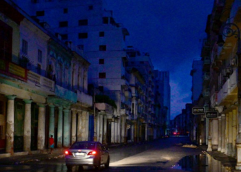Apagón masivo deja sin electricidad a Cuba por sexta vez en año y medio