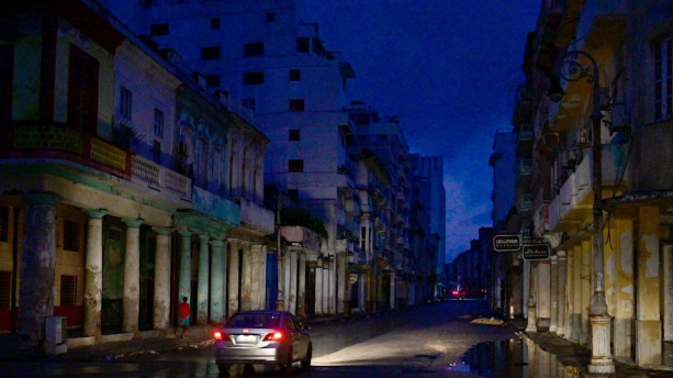 Apagón masivo deja sin electricidad a Cuba por sexta vez en año y medio