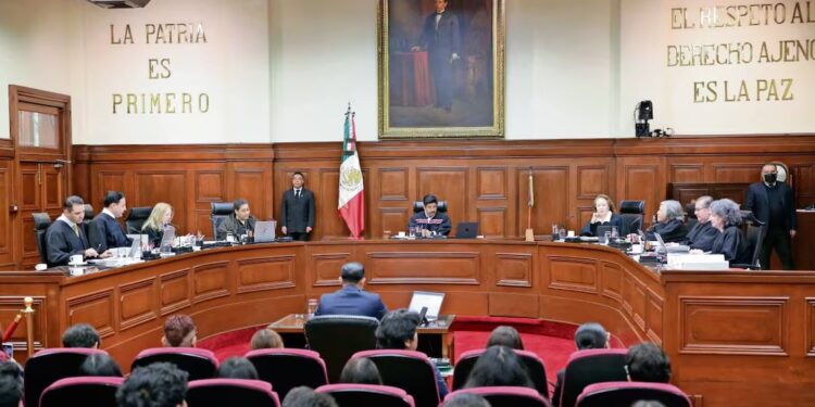 Corte oculta costos de sus autos; alega motivos de seguridad