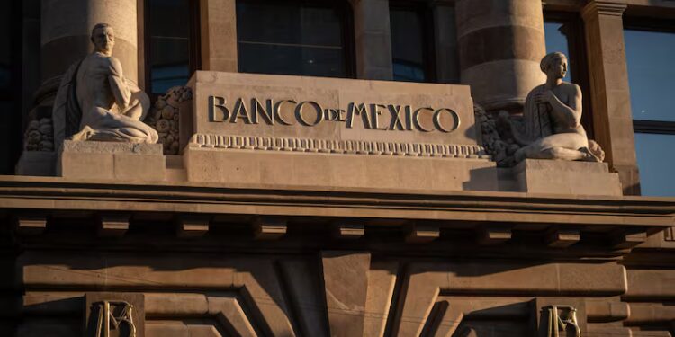 Banxico recorta tasa de interés; la deja en 6.75 %