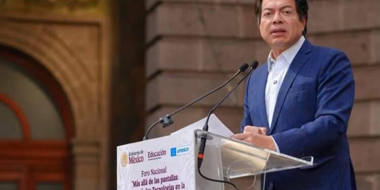 Participa secretario de Educación en Foro Nacional sobre el Impacto de las Tecnologías Digitales en la Educación y en la Salud Mental