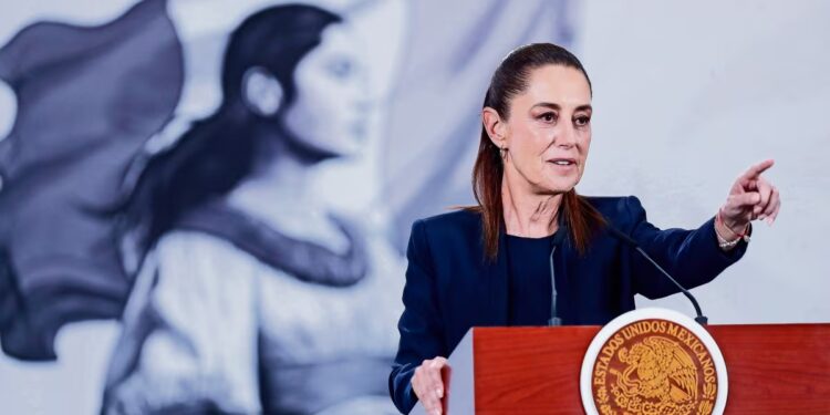 Sheinbaum pide a aspirantes al INE privilegiar la democracia y respalda austeridad del “Plan B”