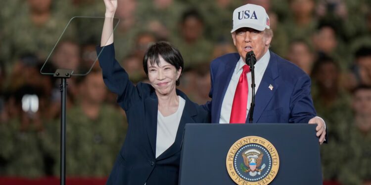 Trump ironiza sobre Pearl Harbor frente a primera ministra de Japón: “¿Quién más sabe de sorpresas?”