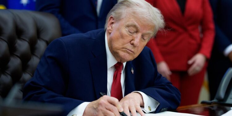 Trump suspende la Ley Jones por 60 días: ¿qué es y por qué podría abaratar el petróleo?