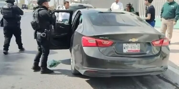 Guardia Estatal rescata a menor encerrado en un automóvil en Reynosa