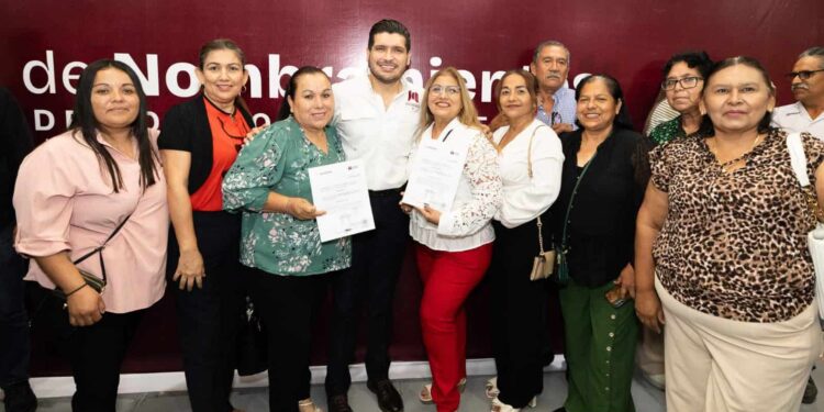Apoya Beto Granados a jefas de familia con 50% de descuento en el impuesto predial