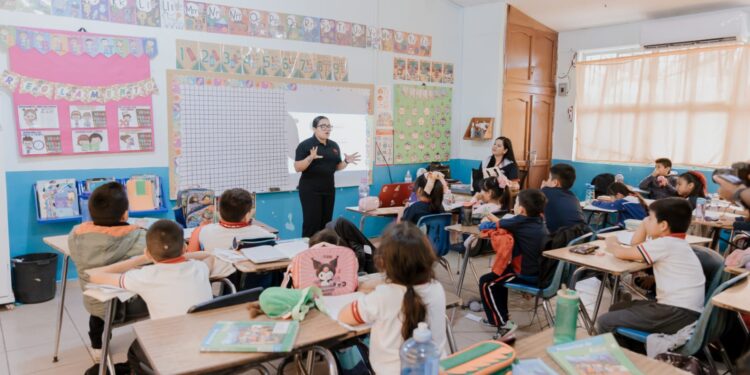 Beto Granados impulsa el éxito de las nuevas generaciones a través de la Dirección de “Contexto Educativo”
