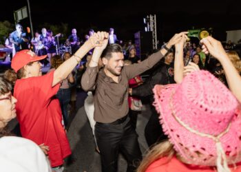 Cientos de familias matamorenses vibran con el Tributo a Rigo Tovar en la Calle 9