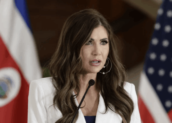 Gabinete de Trump: Destituye a Kristi Noem tras muertes en Minneapolis