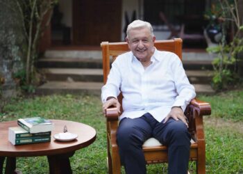 Llamado a la Hermandad: AMLO rompe su retiro y convoca a colecta nacional por Cuba