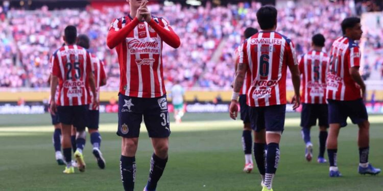 Pumas y Cruz Azul dividen puntos en un partidazo; Chivas golea con la “Hormiga” encendida