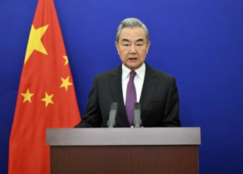 China condena “asesinato” de Jamenei y exige frenar la “injerencia externa” en el Golfo