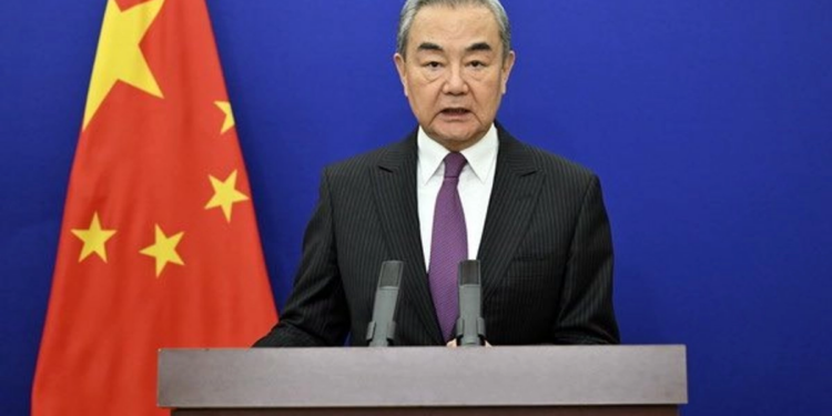 China condena “asesinato” de Jamenei y exige frenar la “injerencia externa” en el Golfo