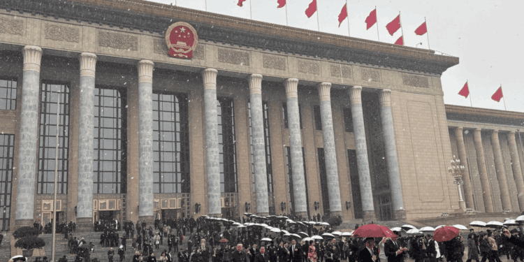 China fija postura desde la APN: “Nadie tiene derecho a dictar el destino de otros países”