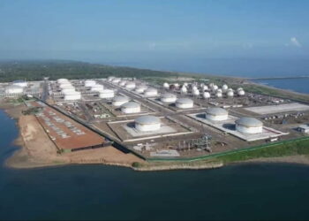 Marina alerta por riesgo a la navegación tras derrame de combustible en Dos Bocas