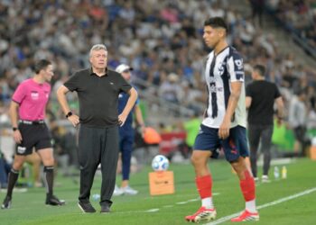 Terremoto en el Barrial: Rayados despide a Domenec Torrent