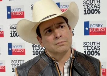 De los escenarios al Congreso: Bobby Pulido gana la primaria demócrata en Texas