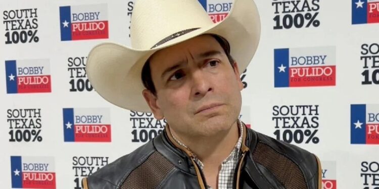 De los escenarios al Congreso: Bobby Pulido gana la primaria demócrata en Texas