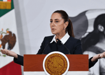 “No hay que traicionar al pueblo”: Sheinbaum exhibe a legisladores tras freno a Reforma Electoral