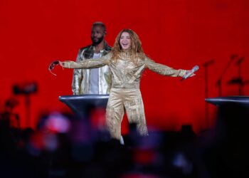 ¡Histórico! Shakira rompe el récord del Zócalo con 400 mil personas