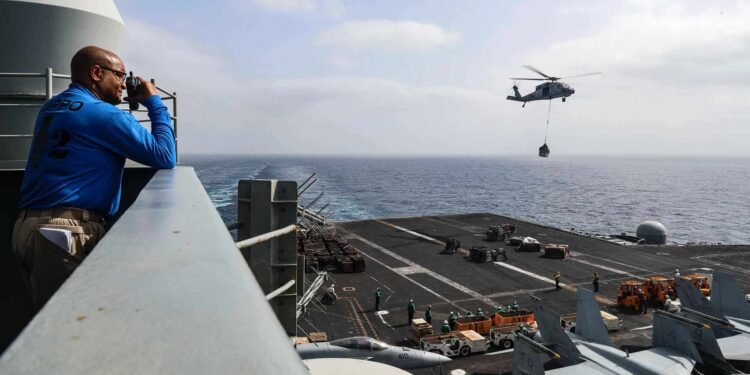 Guerra Informativa en el Golfo: Irán afirma impacto en el USS Abraham Lincoln; EE. UU. lo tilda de “Mentira”