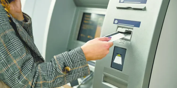 No más comisiones: PRI busca eliminar cobros en cuentas de nómina y ahorro