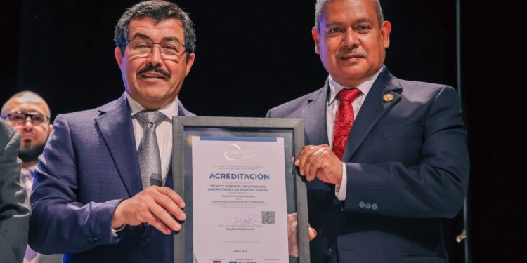 La UAT alcanza el 100% de excelencia académica