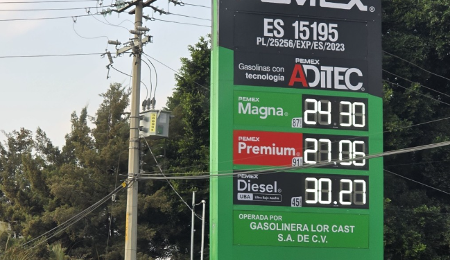 Gobierno y gasolineros acuerdan topar el precio del diésel a 28.30 pesos por litro