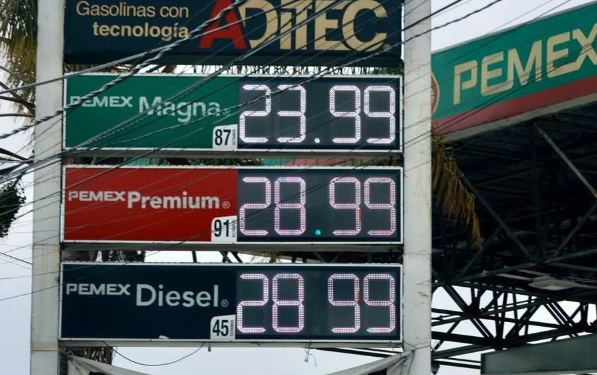 Diésel bajará a 27 pesos el litro tras acuerdo entre gobierno y gasolineros