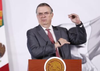 Investigan estancia del hijo de Marcelo Ebrard en Embajada de México en Londres