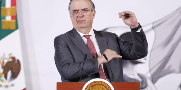 Investigan estancia del hijo de Marcelo Ebrard en Embajada de México en Londres