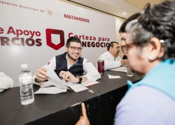 Aprovechan dueños de comercios última jornada “Certeza para tu Negocio” encabezada por el alcalde Beto Granados