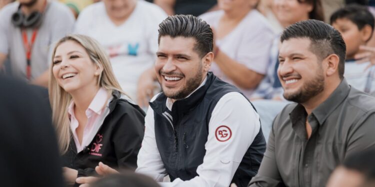 Fomentan Gobierno de Beto Granados y DIF Matamoros la convivencia familiar con cine al aire libre