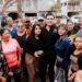 Beto Granados atiende a vecinos de la Villa Española