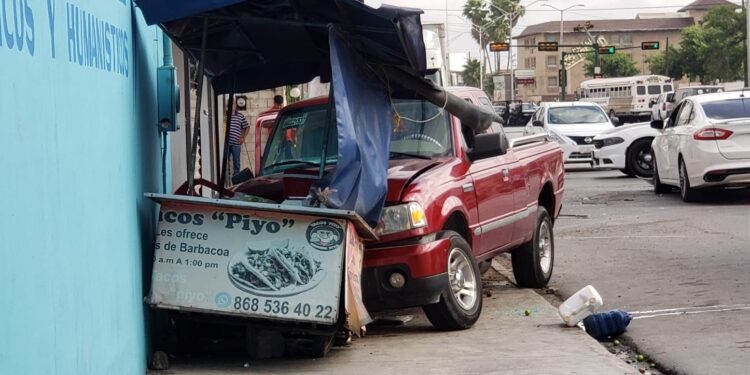 Accidente en Juventino Rosas y Sexta deja un hombre sin vida