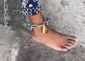Rescatan a dos niñas encadenadas en Reynosa; investigan posible maltrato infantil