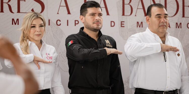 Impulsa Beto Granados valores cívicos y equipamiento escolar