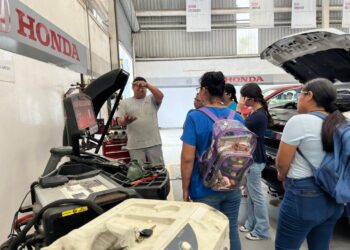 Beto Granados impulsa el autoempleo y la superación de las mujeres