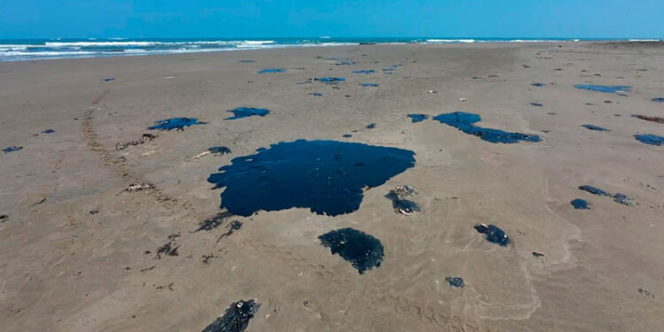 Persisten dudas sobre origen de derrame de hidrocarburo en el Golfo de México