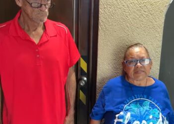 , María de los Ángeles Medrano Cantú, de 61 años, lanzó un llamado urgente a la ciudadanía para conseguir una vivienda digna donde pueda vivir junto a su esposo.