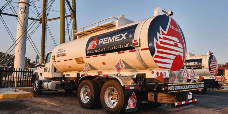 Detectan pipas conectadas a ductos de Pemex en Reynosa por presunto huachicol