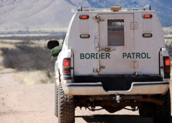 Persecución en Brownsville por patrulla fronteriza termina en volcadura