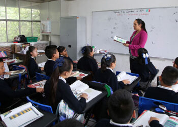 SEP analiza adelantar fin de ciclo escolar por calor y Mundial 2026